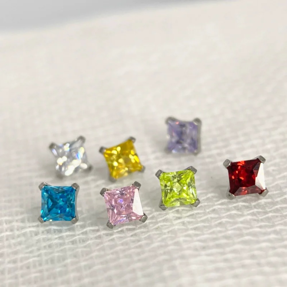 ASTM F136 Titanium Lip Piercin - Body Jewelry Internally Threaded ulasan dan harga